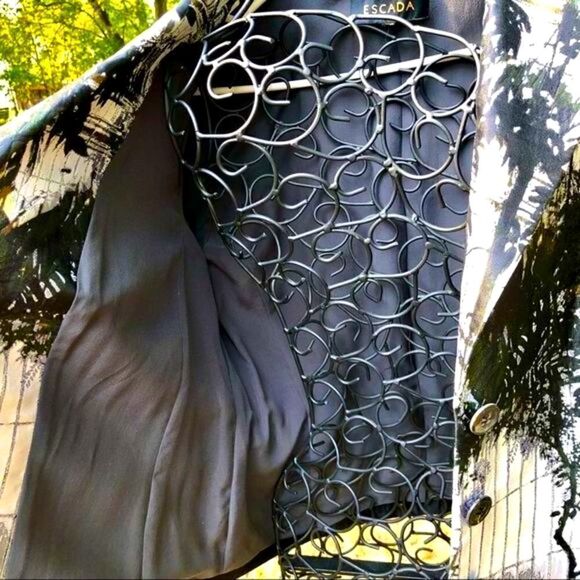 ESCADA BREANNA BLACK/WHITE ABSTRACT PRINT SILK BLAZER/JACKET M/L - Picture 6 of 12